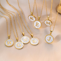 Collar con Colgante de Disco Redondo de Madreperla Chapado en Oro de 18K, Joyería Personalizada con Letra de Acero Inoxidable para Mujer, Regalo