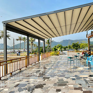 Auvent rétractable motorisé extérieur imperméable avec poteaux de support et stores à enroulement latéraux à fermeture éclair pour terrasse de restaurant - Product Image 3