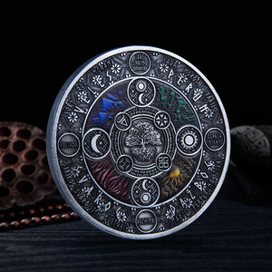 Moneda de Metal Grabada con el Diagrama del Árbol de la Vida y el Dios Sol - Moneda Conmemorativa de la Reina Isabel de Inglaterra, Plateada, Patriótica - Product Image 1