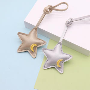 พวงกุญแจหนังสำหรับกระเป๋า <span class=keywords><strong>Goodnight</strong></span> Stars <span class=keywords><strong>Moon</strong></span> Light พวงกุญแจรูปพระจันทร์และดวงดาว 3 มิติ จี้ห้อยกระเป๋าหนัง PU อุปกรณ์ตกแต่งกระเป๋าแฟชั่น - Product Image 3