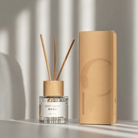 Bouteille de diffuseur de roseaux vide avec bouchons en bois et bâtons de rotin pots en verre de diffuseur rechargeables de 50ml 1.7 oz pour parfum de bricolage