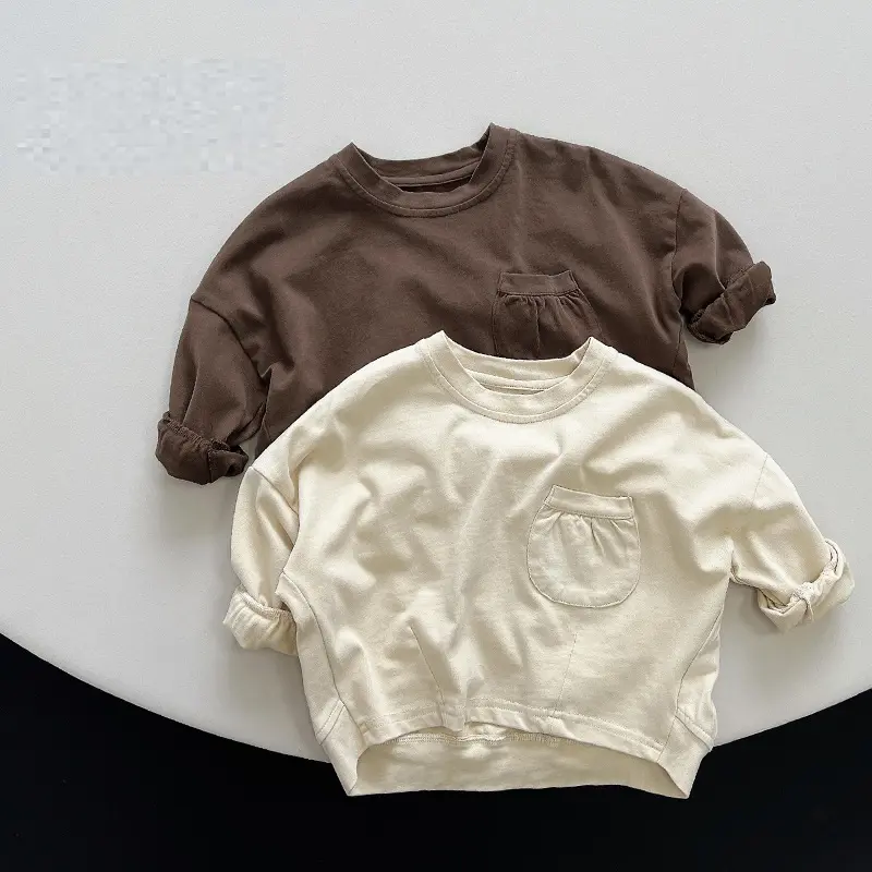 23118春の男の子の長袖Tシャツ秋の新しい子供用ルーズトップコットンベビー服