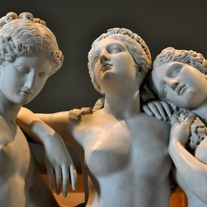 정원 장식을위한 사용자 정의 TheGraces/Kharites 조각 여성 돌 동상 OEM 예술 컬렉션 그리스 여신 대리석 동상 - Product Image 2