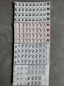 Set di Tessere Mahjong Americane Let IT Snow, 160 Pezzi, Design Moderno in Acrilico di Lusso, Tema Sci, 5 Strati, Portatile, Ecologico, Durevole - Product Image 2