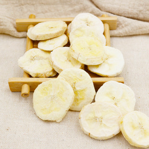 Chips de plátano sin aditivos dulces, frutas secas crujientes listas para comer, aperitivos no fritos a granel horneados FD a granel al por mayor - Product Image 1