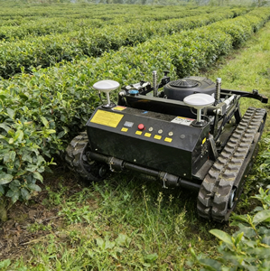 Tondeuse à gazon tout-terrain télécommandée sur chenilles pour vergers et pentes, professionnelle, haute efficacité, facile à utiliser - Product Image 1