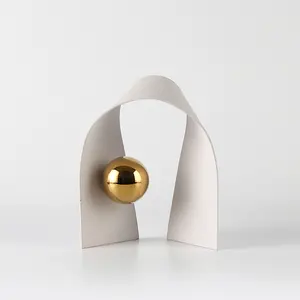 Modern Art Home Office Decoration Accessories White Arch Shape Metal With Gold Sphere Decor Crafts