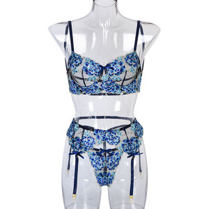 Nuovo Set Lingerie <span class=keywords><strong>di</strong></span> <span class=keywords><strong>Lusso</strong></span> Blu Reale con Ricami Floreali, Sexy Set 3 Pezzi con Reggiseno e Giarrettiera Ricamati, Biancheria Intima <span class=keywords><strong>Femminile</strong></span> <span class=keywords><strong>di</strong></span> Alta Qualità - Product Image 6