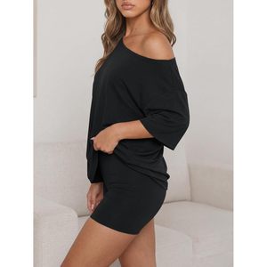 Fisoew Ensemble de détente pour femme, t-shirt oversize et short de motard, tenue assortie respirante pour l'été - Product Image 3