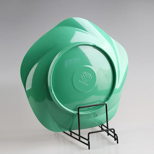 Plato de Servir de Melamina de 11.5 Pulgadas, Forma de Flor de 5 Lados, Color Verde, para Uso Diario, Libre de BPA, Diseño Moderno, Color Sólido - Product Image 1