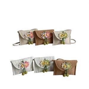 กระเป๋าสะพายข้างผู้หญิงลายสัตว์ถักโครเชต์แฟชั่นใหม่ ดีไซน์เก๋ไก๋สีสันสดใส พร้อมซิปปิด - Product Image 1