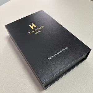 Libro campionario di tessuti per tende a rullo, tende romane e tessuti personalizzati per design di coperture - Product Image 1