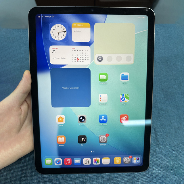 Unlocked Used Air 5 10.9 Inch 5G/WiFi Tablet 8GB RAM/64GB-256GB Storage Octa Core M1 Processor 1-Year Warranty A+ Grade 12MP