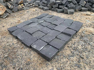 Pavés d'allée de basalte noir fendu de nature - Product Image 5