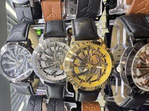 Orologio Meccanico da Uomo VOLSTO 43mm con Cassa in Oro Giallo, Cinturino in Pelle, Design Scheletrato, Quadrante Analogico di Lusso alla Moda - Product Image 3