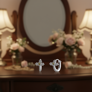 Orecchini a Cerchio E3688 in Argento Anticato con Zirconi Taglio Cuore, Gioielli Vintage da Donna - Product Image 2