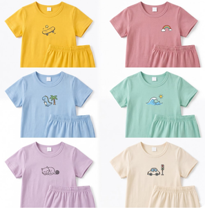 Conjuntos de Verano para Niños, Directo de Fábrica, Manga Corta, Cuello Redondo, Algodón, para Niños y Niñas, Colores Variados, Estampados Surtidos - Product Image 1