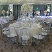 Chaise de mariage en acrylique transparente élégante en gros, empilable pour les événements, fête, design Chiavari, cristal transparent pour les restaurants