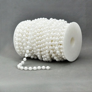 Cadena de guirnalda con cuentas de perlas de imitación DIY redondas de 8mm y 20 metros para boda, decoración colgante para interiores, adornos de vacaciones - Product Image 3