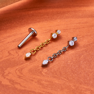 Vente en gros de bijoux en titane ASTM F136 G23 16G pour <span class=keywords><strong>piercing</strong></span> d'<span class=keywords><strong>oreille</strong></span>, avec pendentif <span class=keywords><strong>double</strong></span> fleur en zircon cubique et dos plat, type labret, pour lèvre, hélix, <span class=keywords><strong>tragus</strong></span> - Product Image 4