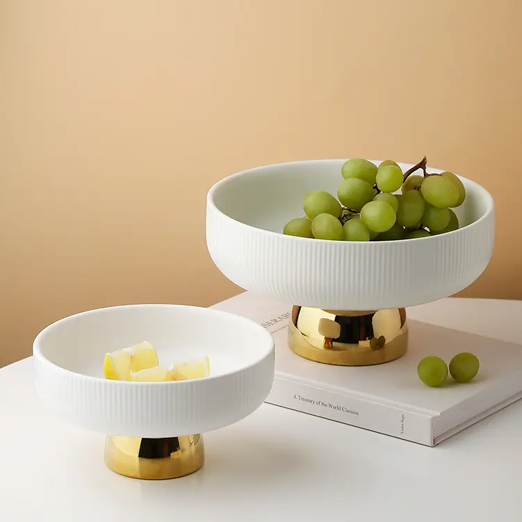 Plato de cerámica de lujo con logotipo personalizado para fruta, compota de aperitivos, cuenco creativo para ensalada de pie alto chapado en oro blanco