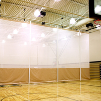 Système de cloisonnement de salle de sport personnalisé, rideau rétractable monté au plafond, système de cloisonnement de gymnase avec maille en PVC pour les terrains de basket-ball