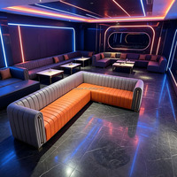 Modüler Kavisli Koyu Renk Modern KTV Eğlence Seti Kabin Koltuğu RGB LED Paslanmaz Çelik Sehpa Gece Kulübü Otel Mobilyası
