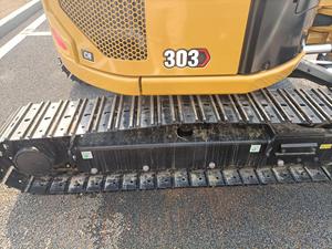รถขุดไฮดรอลิกตีนตะขาบ CAT303CR ยอดนิยม ใช้ในงานหนัก ผลิตในจีน ชิ้นส่วนหลัก มอเตอร์ เกียร์บ็อกซ์ ปั๊ม PLC รุ่นปี 2016 น้ำหนัก 3.5 ตัน ระยะขุด 0.1-0.2 เมตร - Product Image 3