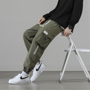 Combinaison en soie glacée personnalisable avec logo pour homme – Nouvelle collection été 2025 – Coupe ample et polyvalente, multi-poches, décontractée et respirante - Product Image 3