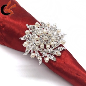 Portatovaglioli a forma di <span class=keywords><strong>fiore</strong></span> con perle e strass eleganti portatovaglioli da sposa in vetro per feste - Product Image 2