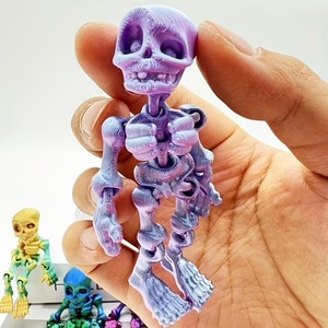 Set di 9 Decorazioni Teschio Stampate in 3D, Spedizione Casuale, Teschi Multicolore, Regalo di Halloween, Ornamenti per Casa, Decorazioni per Auto - Product Image 1