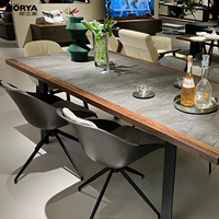 Table à manger moderne NORYA avec base en métal noir et structure en bois avec incrustation HPL pour salle à manger ou bureau