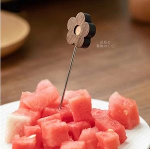 <span class=keywords><strong>Brochette</strong></span> de fruits bonbons de haute qualité outil de piqûre promotionnel de bâton de noyer noir personnalisé avec bouteille en bois de hêtre - Product Image 3