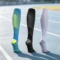 Chaussettes de compression professionnelles tricotées antibactériennes pour le sport, la course à pied, la course de nuit et le cyclisme, avec bandes réfléchissantes.