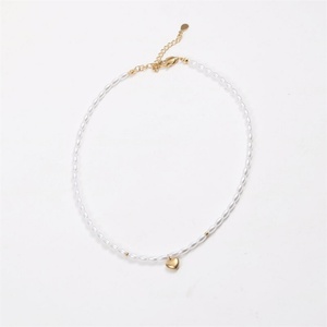 Collier chaîne à maillons vintage en acier inoxydable plaqué or avec perles et breloques cœur de dessin animé pour femme, idéal pour les occasions décontractées, sportives ou les fêtes d'anniversaire - Product Image 5