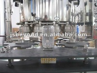 Machine de remplissage et de scellage de boissons en conserve entièrement automatique de haute capacité de 330ml