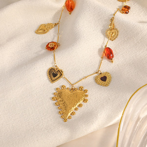 Collar con Colgante de Corazón Estilo Europeo Americano, Chapado en Oro de 18k, Acero Inoxidable, Multicolor, Elegante Cadena para Clavícula, Joyería para Fiesta - Product Image 3