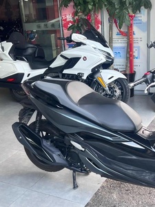 Motocicleta Usada de Segunda Mano, Scooter, Marca Japonesa NSS350, Gris, Modelo <span class=keywords><strong>2022</strong></span>, 4000 km, Japón - Product Image 3