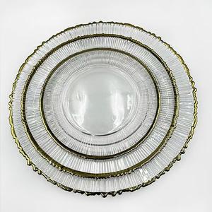 Vajilla de restaurante al por mayor, plato de cena de 13 pulgadas de cristal con borde dorado, cristal acanalado plateado para bodas, platos de cargador irregulares - Product Image 3