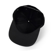 Chapeau décontracté d'été en polyester pour homme, à bord rigide et plat, couleur unie, idéal pour les voyages et les activités de plein air – Vente en gros personnalisée