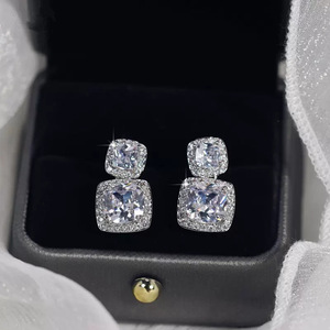 Orecchini quadrati semplici da donna, stile elegante, accessori moda per serate e feste - Product Image 1