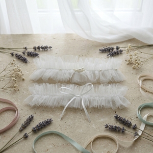 Jarretière de mariée ornée de perles blanches/roses pour la décoration de la jambe - Product Image 1