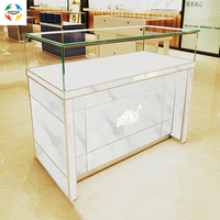 Vitrines de magasin de détail haut de gamme de fabrication professionnelle, design élégant, grand espace, portes arrière à ouverture battante, vitrine pour lunettes