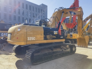 Excavatrice sur chenilles CAT 325CL d'occasion, machine d'excavation hydraulique pour la construction et les travaux de terrassement - Product Image 4