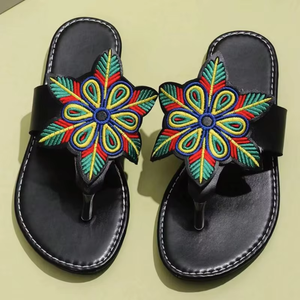 Nouvelles sandales plates pour femmes 2025, style ethnique coloré, grandes sandales de plage à fleurs - Product Image 5
