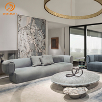 Luxuriöses Beige Echtleder-Sofa-Set Quadratische Kissen Anpassbares Italienisches Light-Luxury-Design für Moderne Wohnzimmermöbel