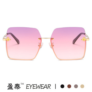 Yingtai Eyewear <b>Square</b> Sunglasses Metal <b>Frame</b> <b>Gold</b> Color UV400 Protection Unisex - Product Image 2