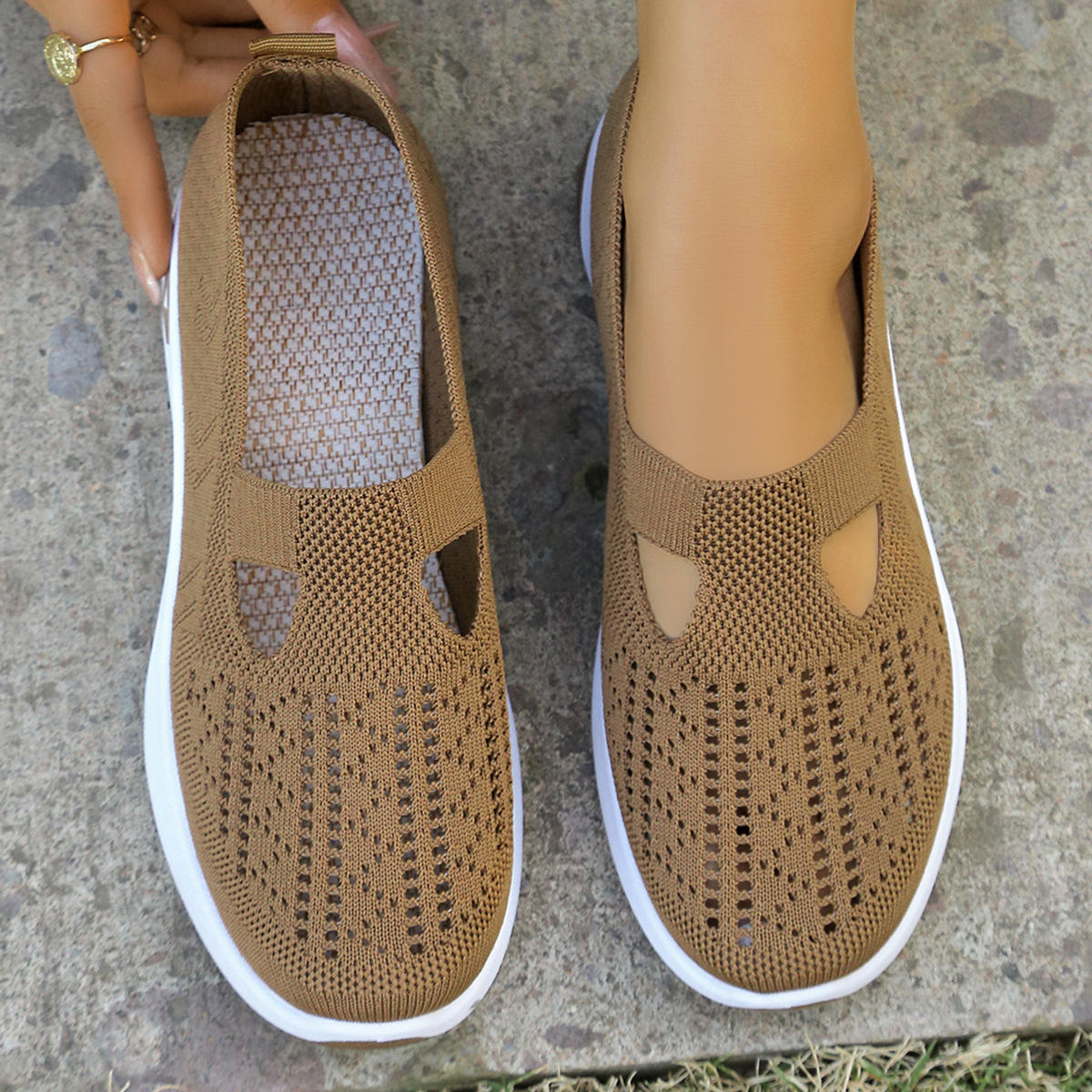 สีน้ำตาล