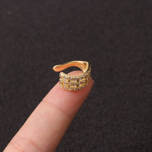 Yiwu DAICY, venta al por mayor, <span class=keywords><strong>pendientes</strong></span> de moda para <span class=keywords><strong>mujer</strong></span>, <span class=keywords><strong>pendientes</strong></span> de circón con incrustaciones de cobre <span class=keywords><strong>sin</strong></span> <span class=keywords><strong>agujero</strong></span>, joyería de puños de una sola oreja - Product Image 6