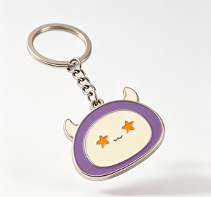 พวงกุญแจโลหะการ์ตูนน่ารัก พร้อมช่องใส่เหรียญเคลือบเงา  รับทำโลโก้ตามสั่ง  วัสดุโลหะผสมสังกะสี  ใช้เป็นพวงกุญแจหรือจี้กระเป๋า เหมาะสำหรับเป็นของขวัญและของแจก - Product Image 3